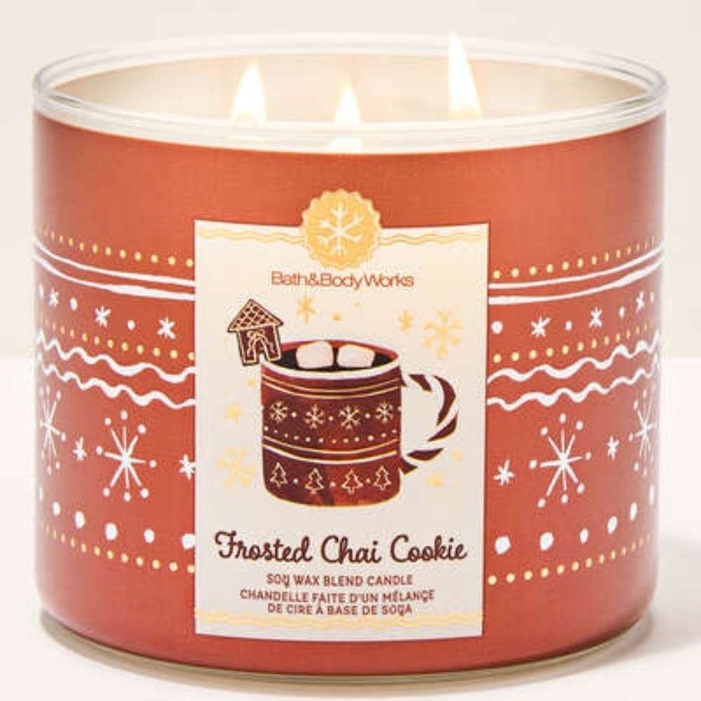 Bath & Body Works Frosted Chai Cookie Candle - Brown and White
